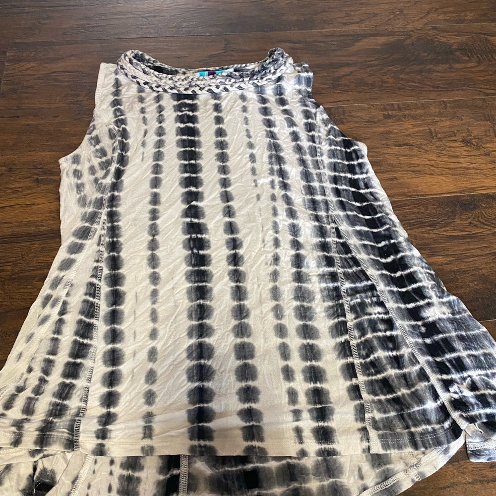 Black/Gray and white tank top